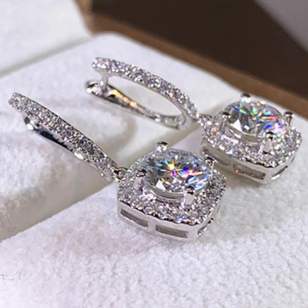 1 Pair Romantic Simulated Diamond Earrings 18K White Gold, Gorgeous. 3Ct.Total. - Picture 1 of 6